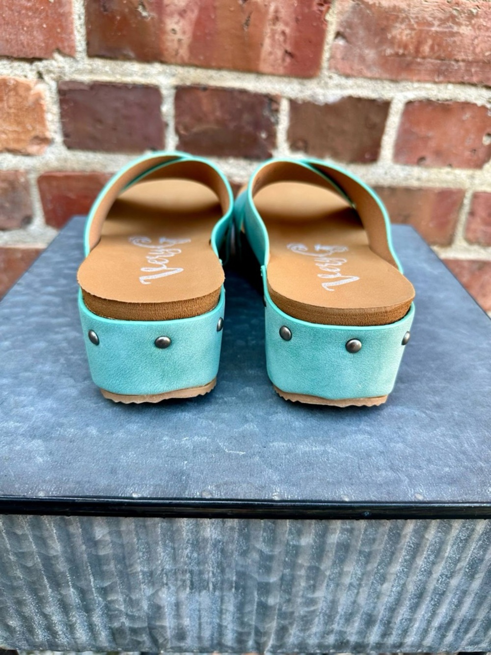 NWT Very G Slip on Turquoise Wedge Sandals - Picture 4 of 5